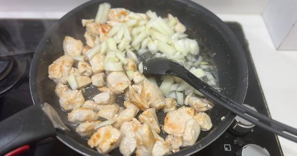 Tavuklu Mantarlı Güveç - Hazırlanışı 2